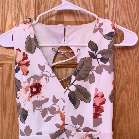 White floral dress - Picture 3 of 4